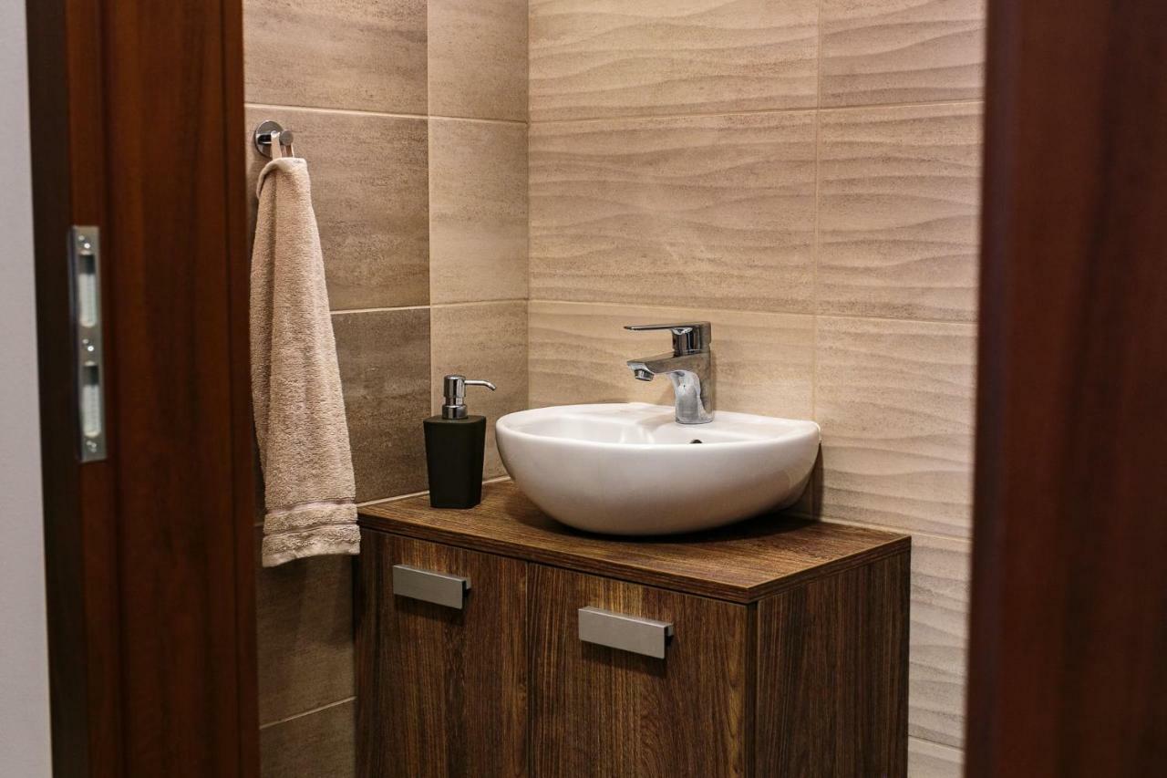 Doczy Private Apartment ديبريتْسين المظهر الخارجي الصورة